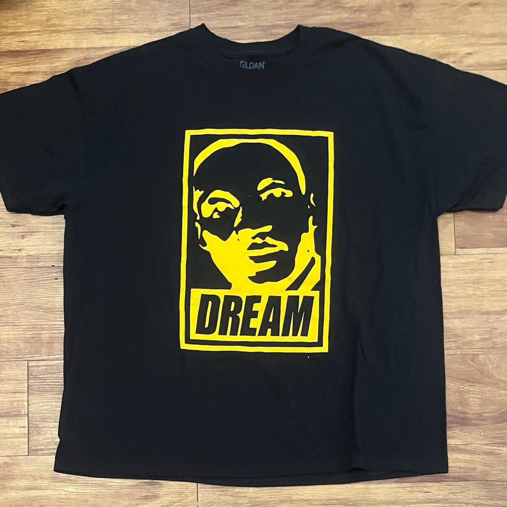Gildan MLK Graphic 'Dream' T-Shirt